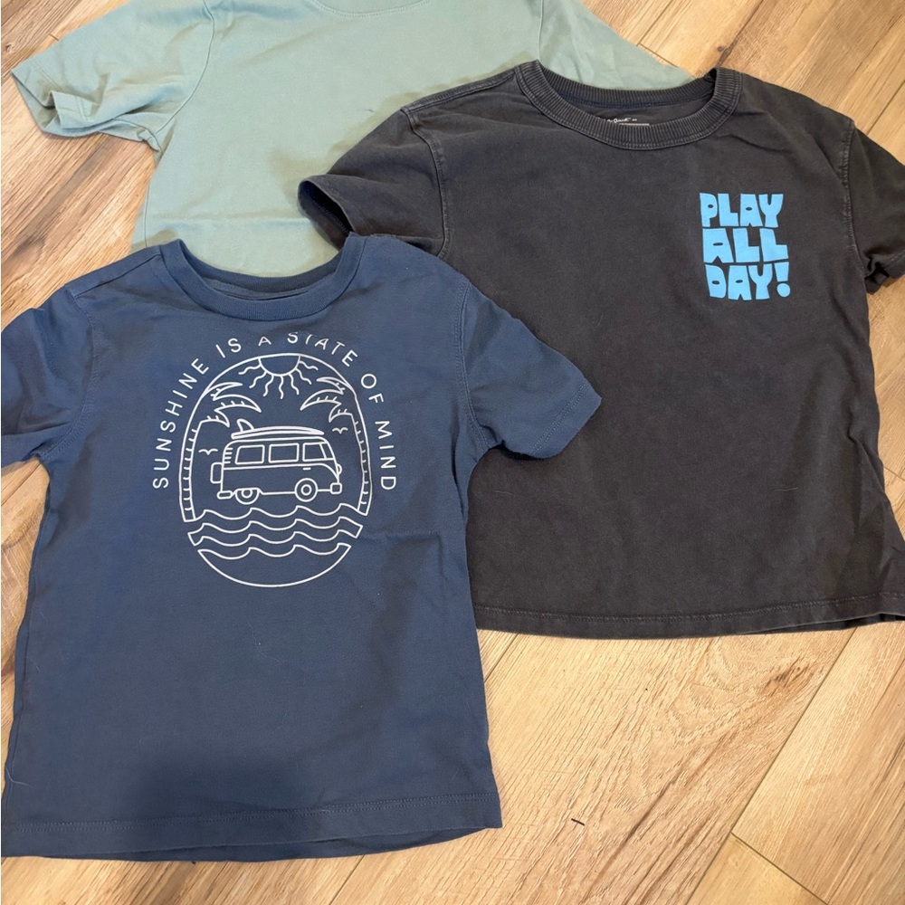 Lot of 3 boys tees size 4T
